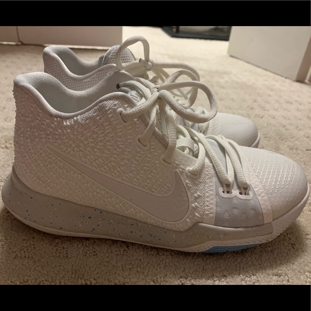 Kyrie Irving 3’s Basketball Shoes